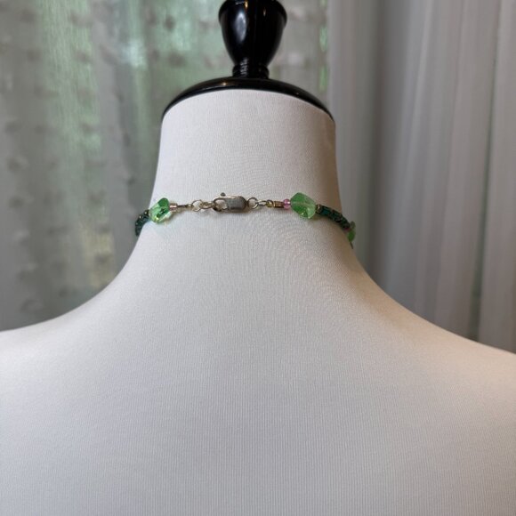 Green Beaded Choker Necklace - Picture 4 of 4